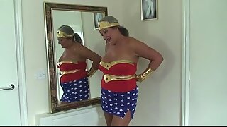 Moden Slut i Cosplay som Wonder Women