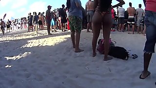 candid Booty on the beach